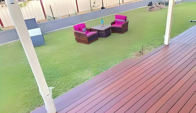 Cheerful 4 Bedroom with free Parking