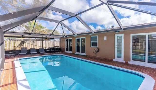 Cheerful 4 Bedrooms house with Pool and Game Room