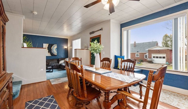 Cheerful 4BR Chalet with Seasonal Pool, Hot Tub