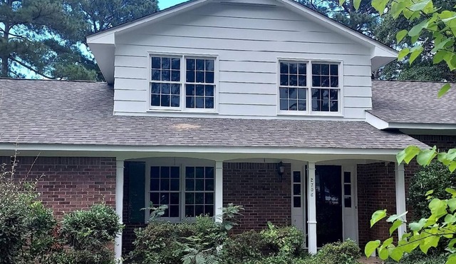 Cheerful 5-Bedroom Cottage