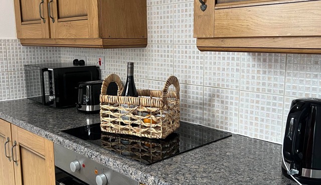 Cheerful 5 bedroom house with En Suite