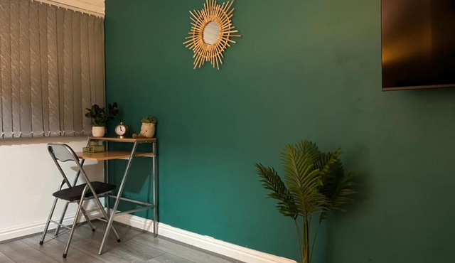 Cheerful 5 Bedroom House - Sleeps 10 at Waveney Croft