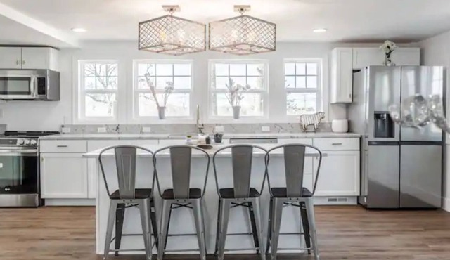 Cheerful 5 Bedroom Modern Farmhouse