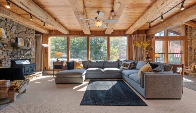 Cheerful 5 Bedroom Mountain House - Bearfoot Pines