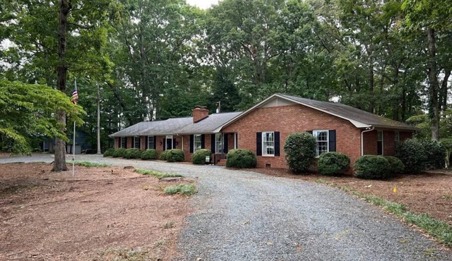 Cheerful 5 bedroom 3.5 bath very spacious home.