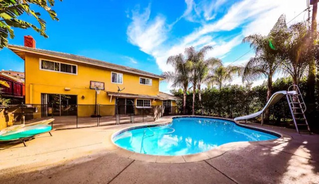 Cheerful 5BD Villa with Pool