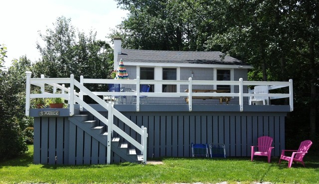 Cheerful & Affordable 2 BR Cottage - available as off-season rental