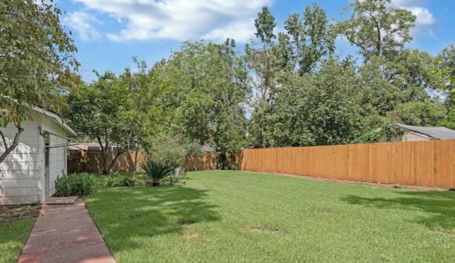 Cheerful and chic- newly renovated home 4br/3b