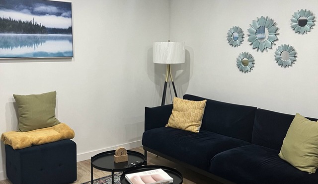 Cheerful and cozy 1 bedroom basement apartment