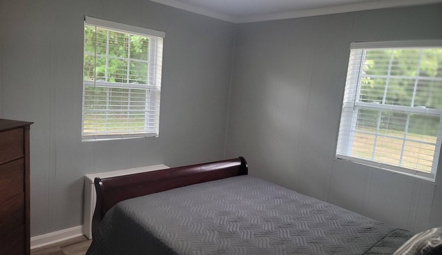 Cheerful and Cozy Farmhouse