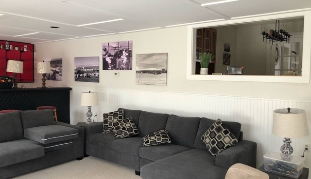 Cheerful and Renovated 5 Bedroom Home