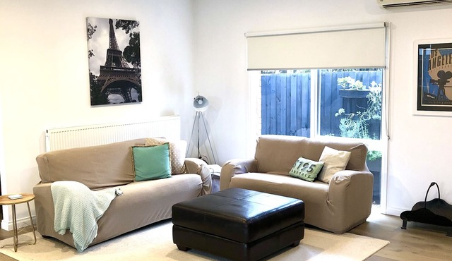 Cheerful Beachside home with a pool!