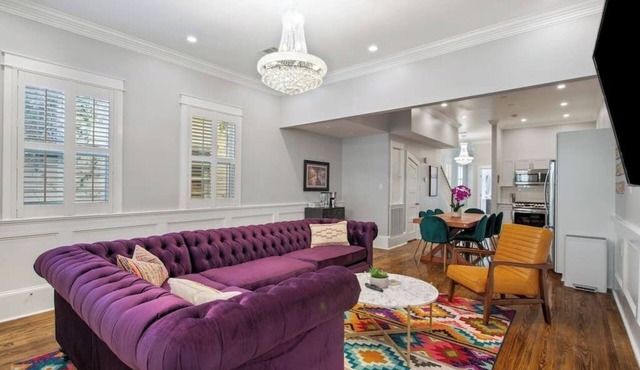 Cheerful & Bright - Blocks to the French Quarter