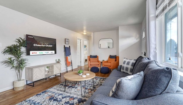 Cheerful Chalet! Centrally Located w BBQ Pit