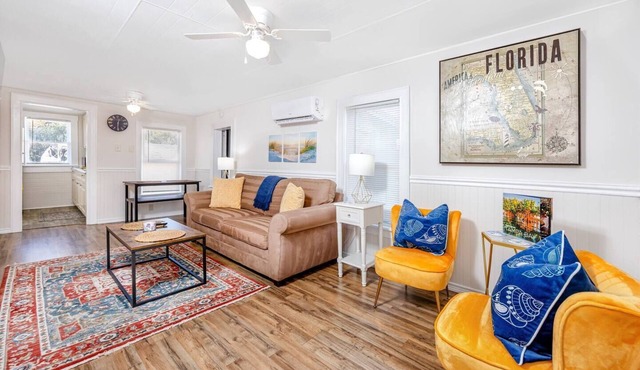 Cheerful Coastal Home Close to Beach