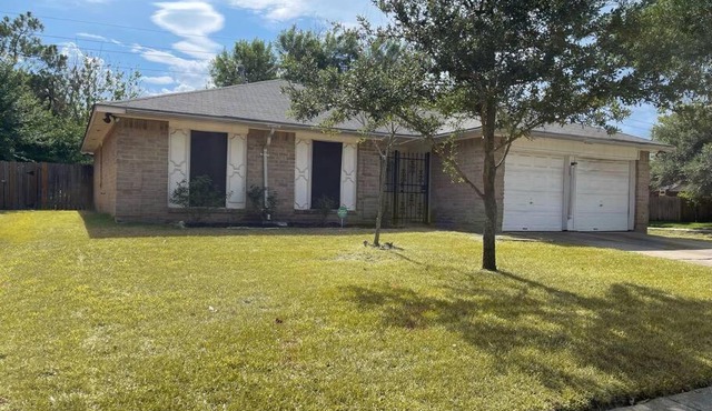 Cheerful & Comfy, Fireplace, Backyard, Parking