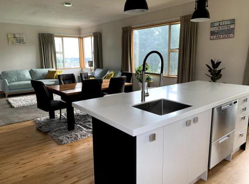 Cheerful country home with 3-bedrooms, 2-bathrooms