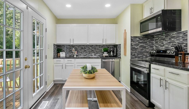 Cheerful & Cozy 3-bedroom Home with Free Parking