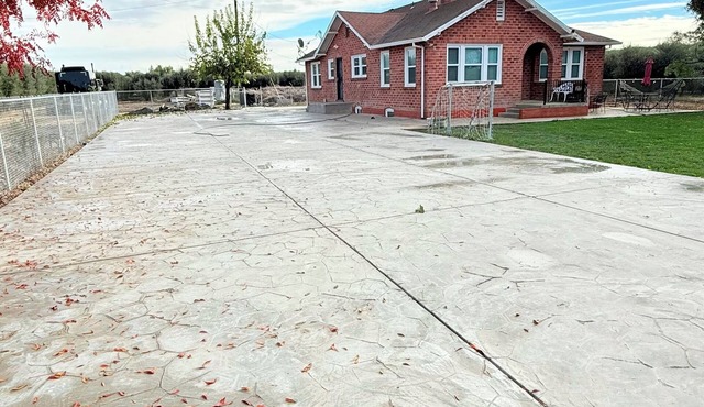 Cheerful cozy secured ranch style close 99 freeway&famous food restaurants