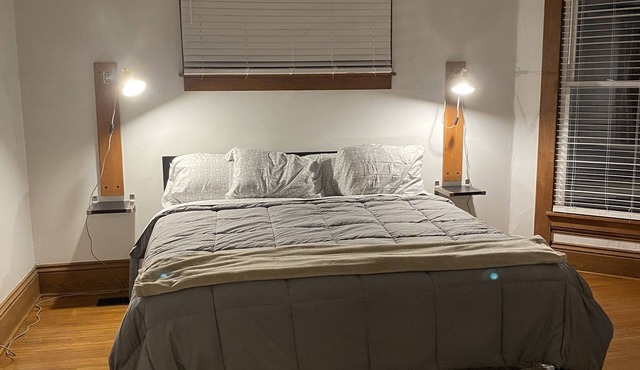 Cheerful Downtown 3 Bedroom home in the historic area of Columbus