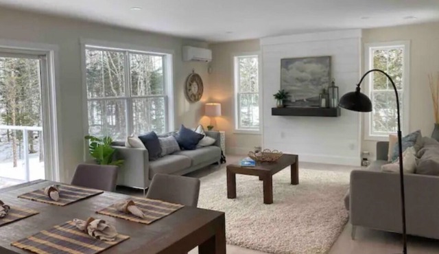 Cheerful/fun family friendly cottage