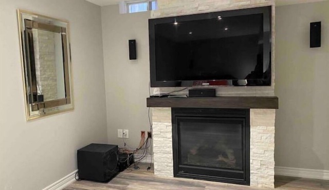 Cheerful home Brampton/Toronto