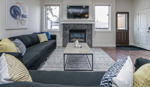 Cheerful Home in Killarney Movie & Game Time