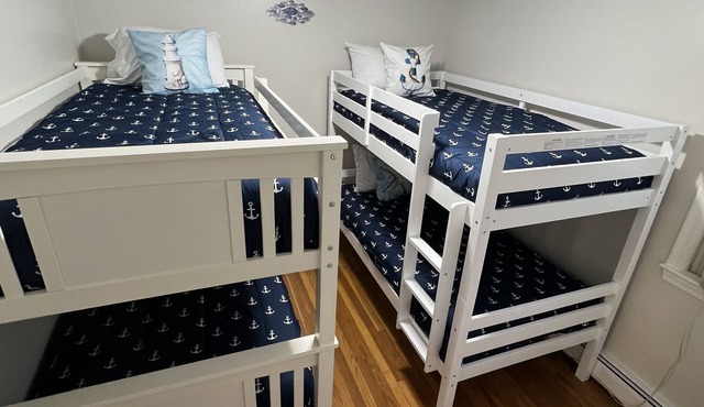 Cheerful Home near the Beach