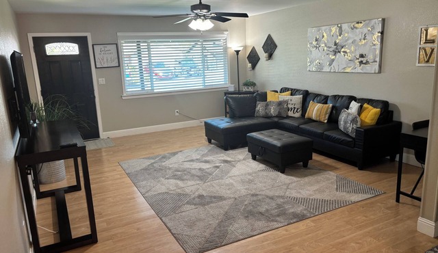 Cheerful home with beautiful large yard centrally located!