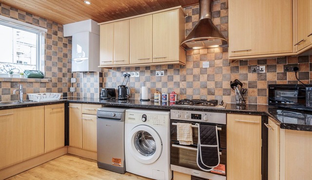 Cheerful London 5 Bed, 2.5 Bath House - Business/leisure