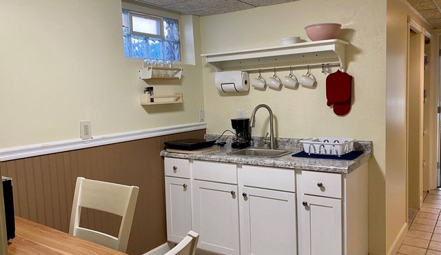 Cheerful one bedroom unit