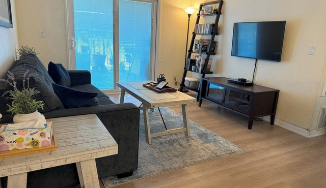 Cheerful Pet Friendly 2 BR-1BA Condo
