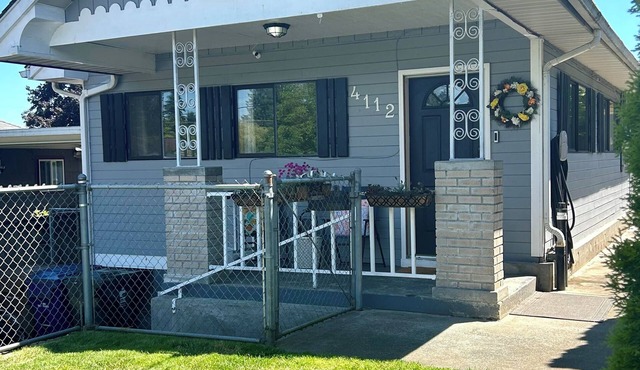 Cheerful Proctor Home in the Heart of the 253n