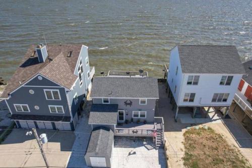 Cheerful & Relaxing Beach House