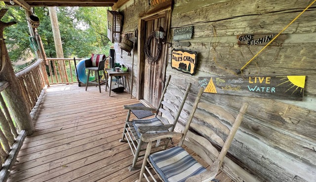 Cheerful Riverfront Retreat