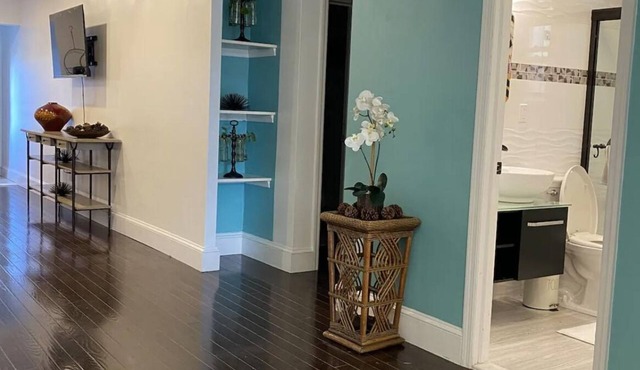 Cheerful spacious, two bedroom, cozy, and Unique home