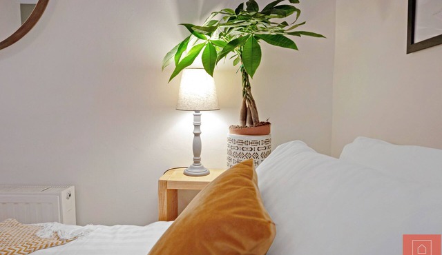 Cheerful Stays: Spacious main door flat in Leith