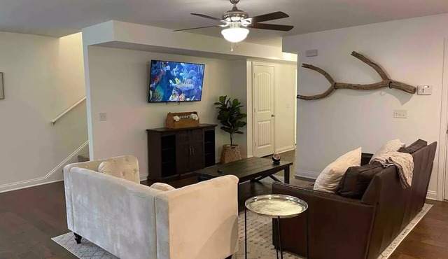 Cheerful Three-Bedroom Residential Home