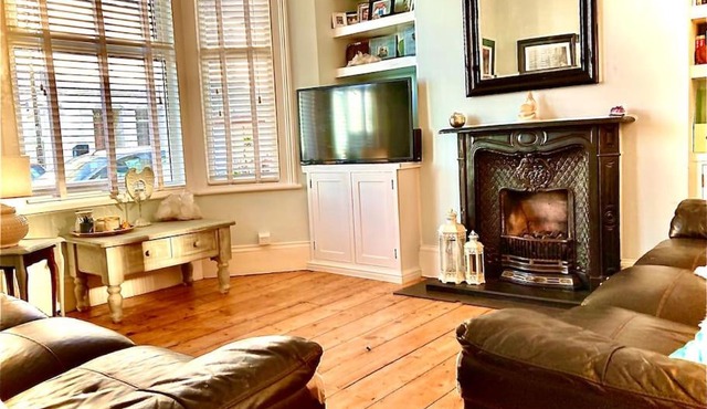 Cheerful Town House with Infared Sauna by the sea