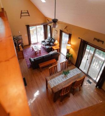 Cheerful Two Bdrm Cabin with Hot Tub & Pet Friendly