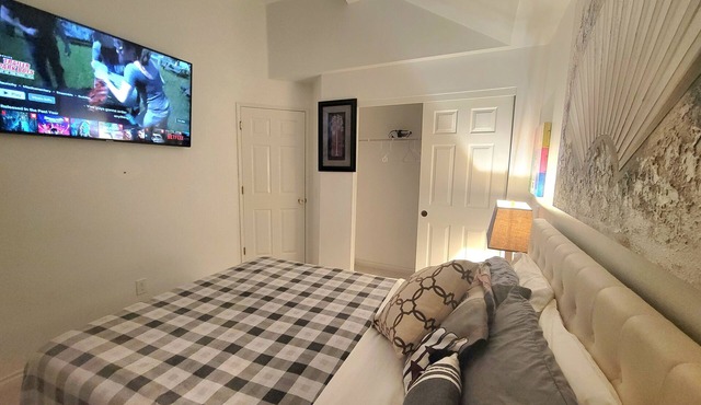 Cheery and inviting room in Kent