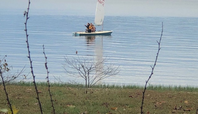 Cheery Waterfront Cottage w/Boat Dock