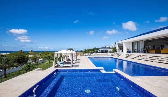 Chef included by Fantasia Villas: Villa El Grande Azure