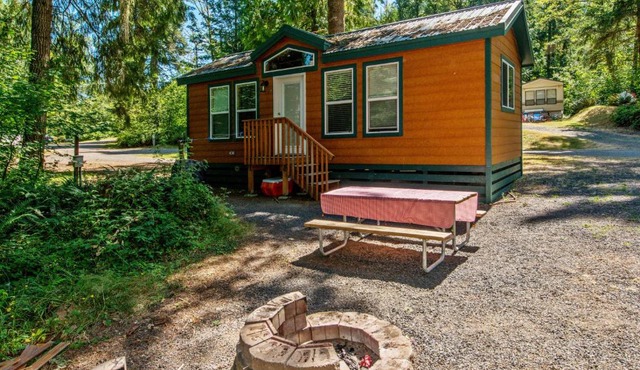 Chehalis Camping Resort Cottage 1