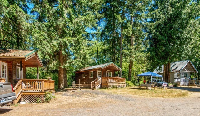 Chehalis Camping Resort One-Bedroom Cabin 2