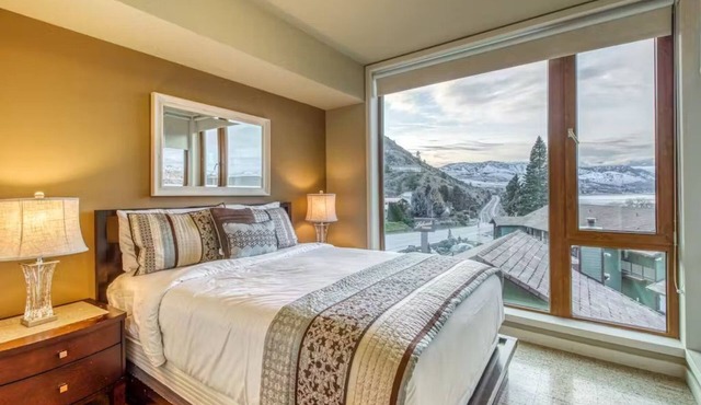 Chelan Resort Suites: Water Sunset #303