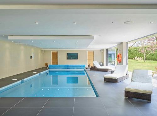 Cheltenham's Most Luxurious House - Beautiful Hot Tub & Indoor Pool