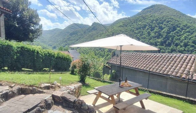 Chemin du Cagir. Quiet, natural setting, garden with mountain views.