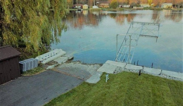 Chemong Lake Cottage w/Private Boat Launch