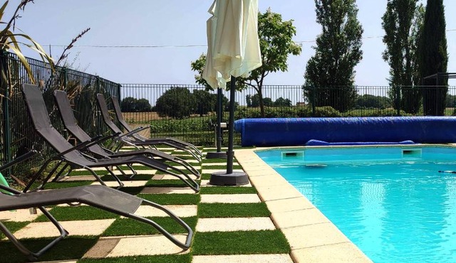 Chenevaux - Pretty 2 bedroom cottage with pool in countryside